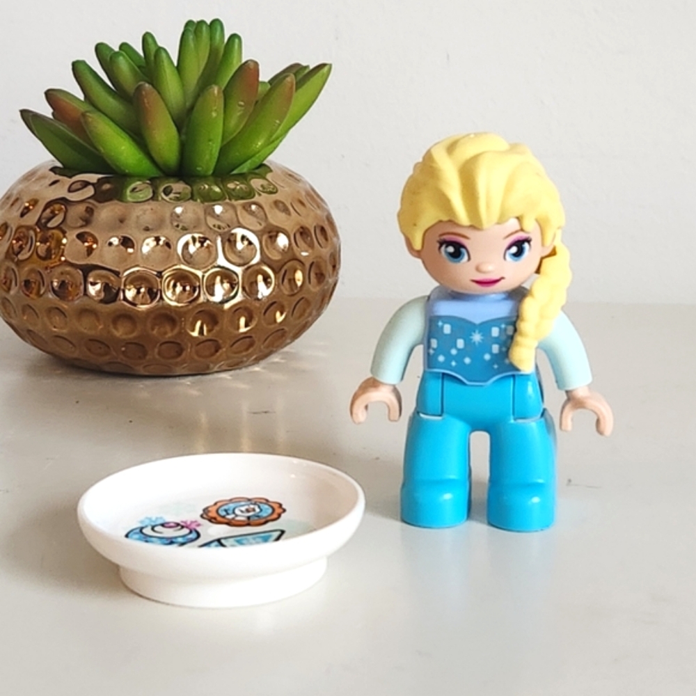LEGO DUPLO Elsa Disney Frozen Lego Figure